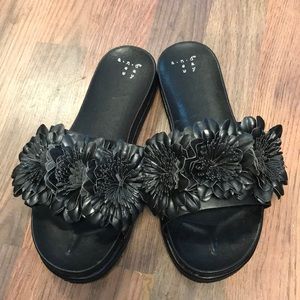 NWOT A new day black flower sandal size 7
